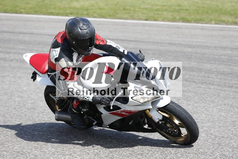 Archiv-2025/09 22.04.2025 Cornu Master School ADR/rot-rouge/4